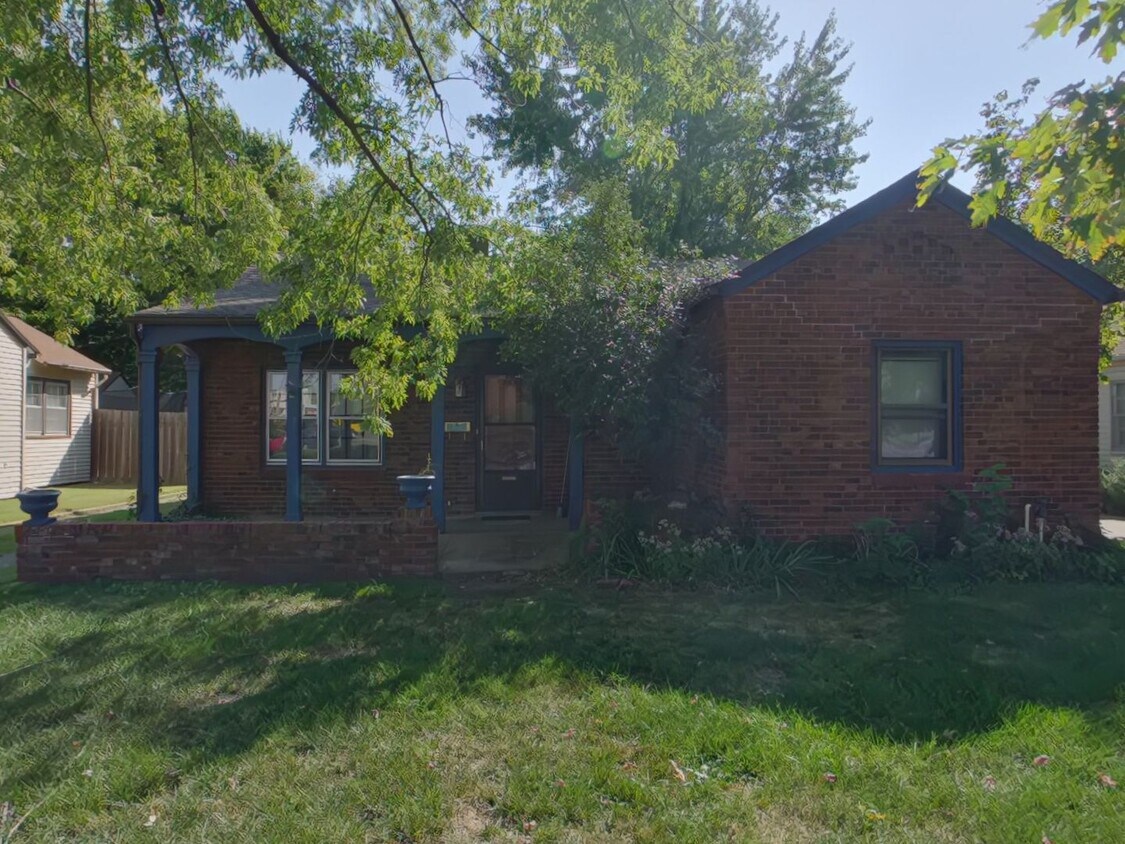 Primary Photo - COLLEGE HILL RENTAL-122 South Glendale