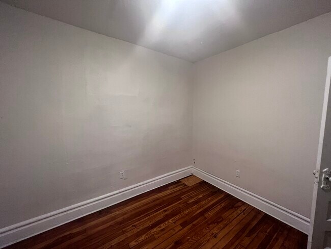Building Photo - 373 S 19th St