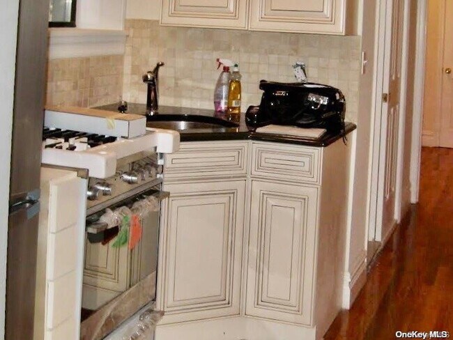 Foto del edificio - 211 W 88th St