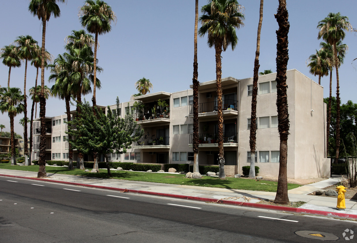 Primary Photo - Desert Crest Apartments