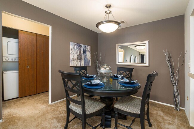 Amplio comedor en Park Lane Apartments en Southfield, MI - Park Lane Apartments