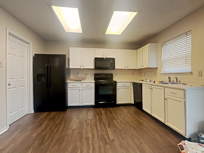 Building Photo - 6886 Merritt Ridge Way