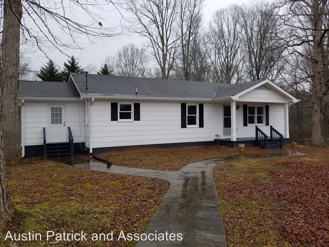 Primary Photo - 2 br, 1.5 bath House - 3239 Univeter Road