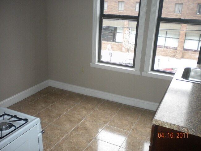 Building Photo - 4809 Broadway