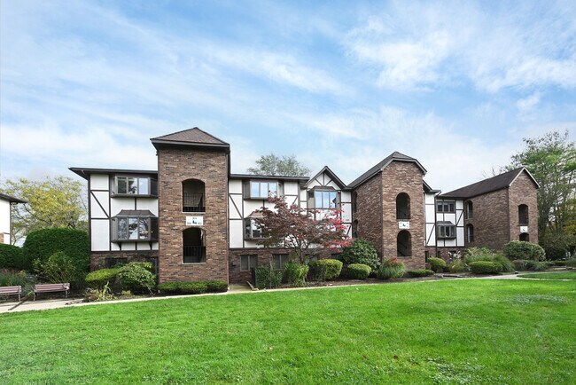 Foto del edificio - 106 Hawthorne Ave