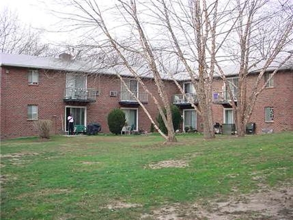 Building Photo - Lawrence Court Apartments