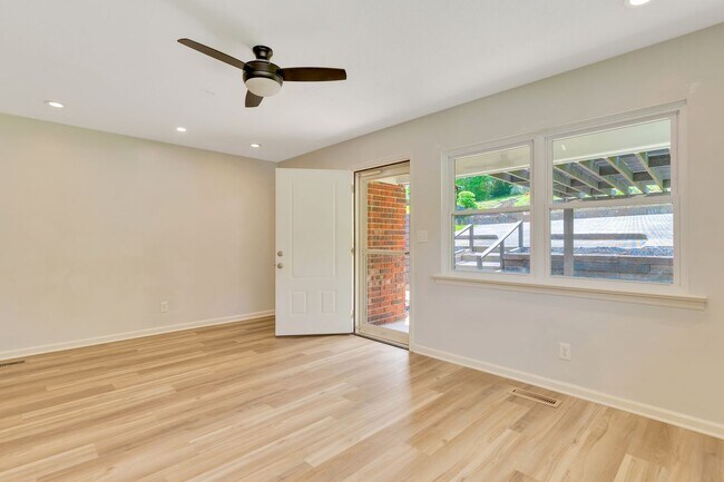 Foto del edificio - 4107 Cherryton Dr