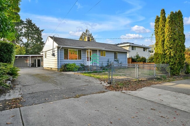 Building Photo - A beautiful 4 bed and 2 bathroom house for...