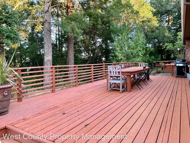 Building Photo - 3 br, 2.5 bath House - 1650 Timberhill Road