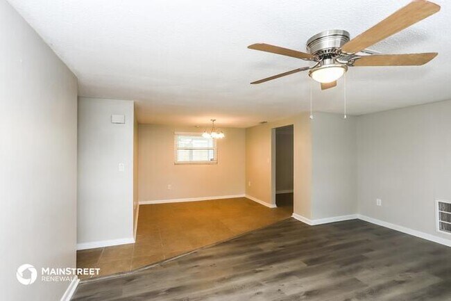 Building Photo - 7305 Ingleside Dr, PORT RICHEY, FL 34668
