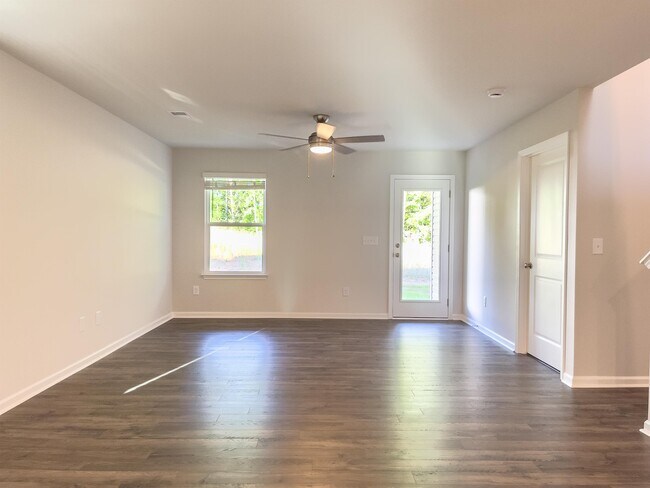 Foto del edificio - 108 Glen Forest Dr