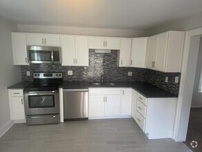 Building Photo - 2893 Markbreit Ave