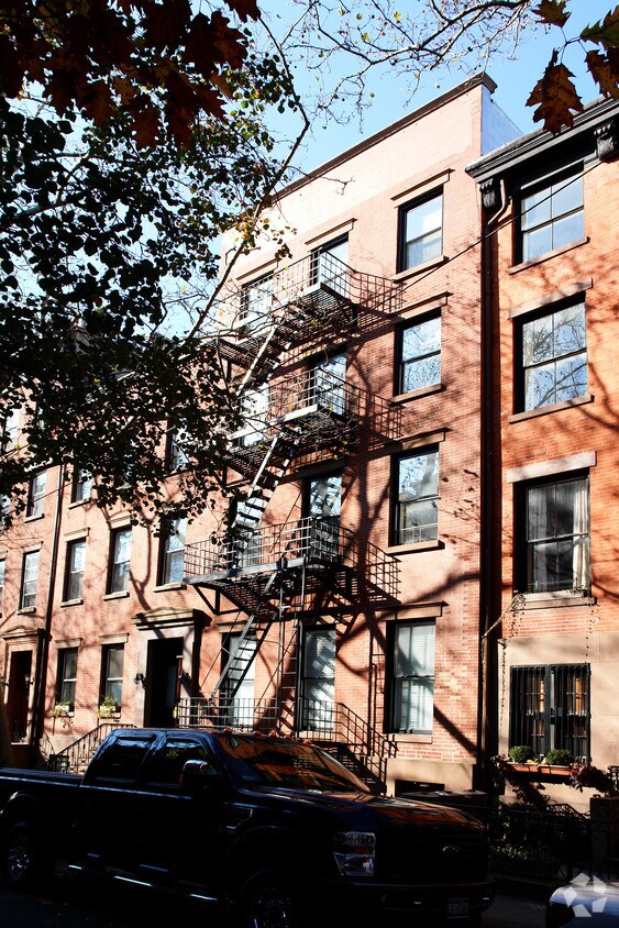 Primary Photo - 308 Hicks St