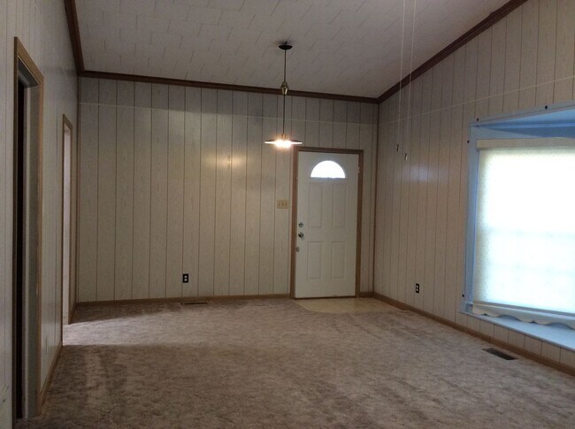 Building Photo - Classic Brick Ranch Style Home