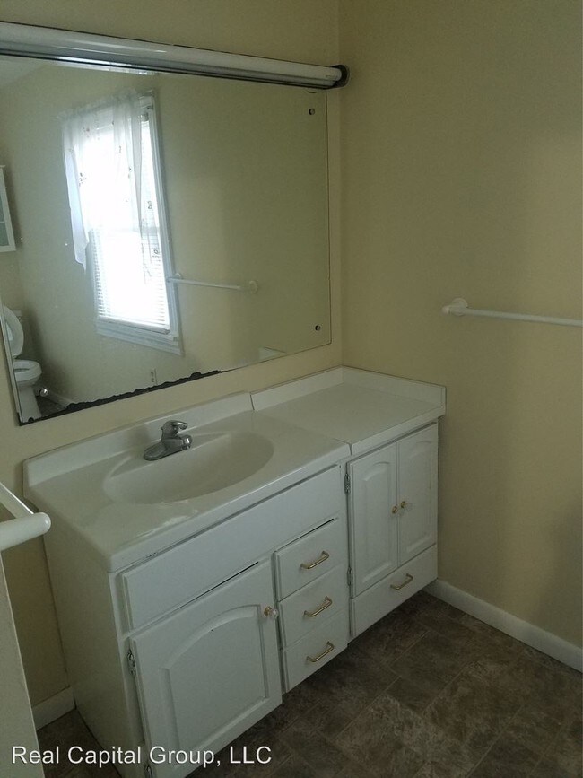 Building Photo - 3 br, 1.5 bath House - 951 Rt. 146