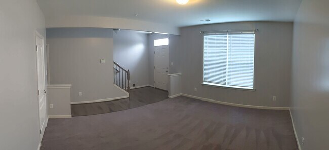 Entrada - 7926 Quidditch Ln