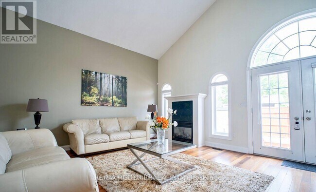 Photo du bâtiment - 8905 McGarry Dr