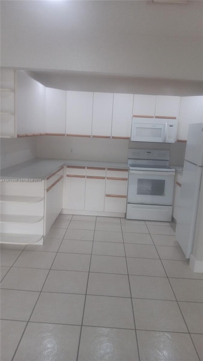 Foto del edificio - 4104 NW 88th Ave