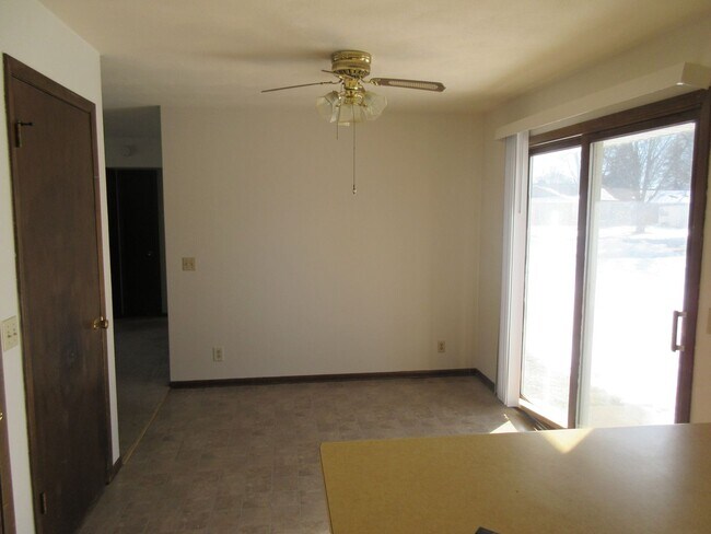 Building Photo - 254