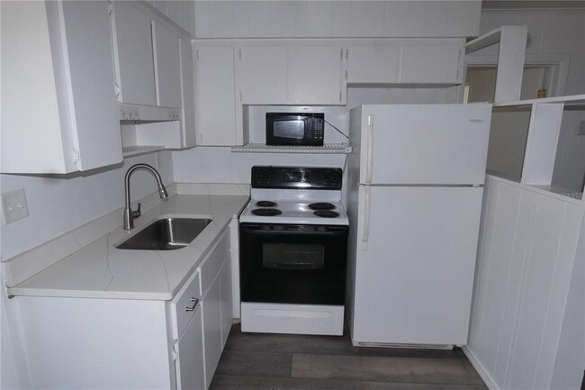 Building Photo - 6905 3rd St N