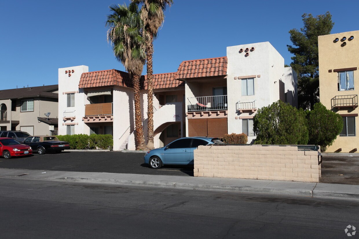 Building Photo - Sierra Baja