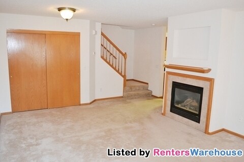 Building Photo - 9277 Inland Ln N