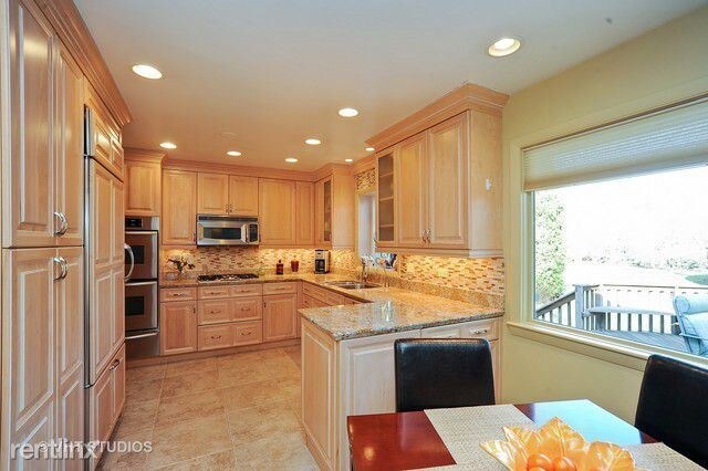 Building Photo - 999 Marvell Ln