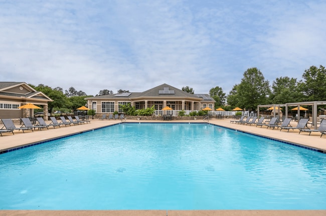 Building Photo - Greystone at Widewaters