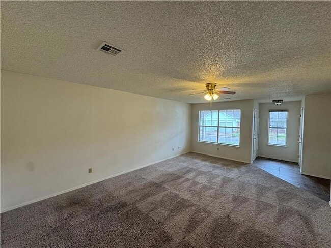 Photo - 312 S 11th Pl Apartment