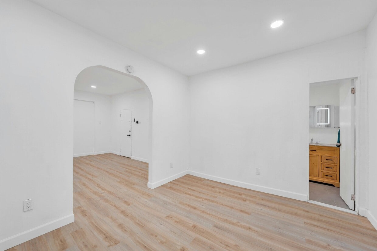 Primary Photo - 110 34th St