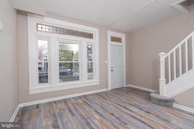 Building Photo - 3205 Dudley Ave