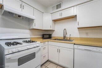 Building Photo - 4302 Lynnann