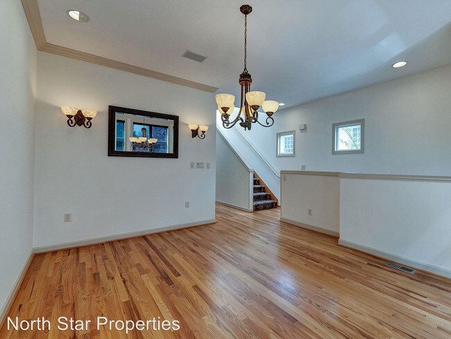 Building Photo - 3 br, 3.5 bath House - 2041 NW Lovejoy St.