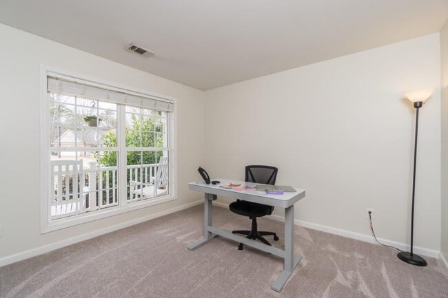 Building Photo - 8860 Penbrooke Ct