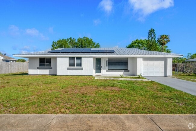 Building Photo - 1310 Mariposa Dr NE
