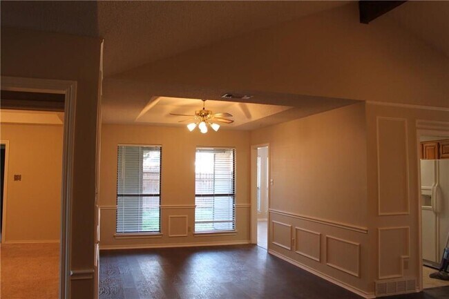 Building Photo - 1317 Oak Harbor Blvd