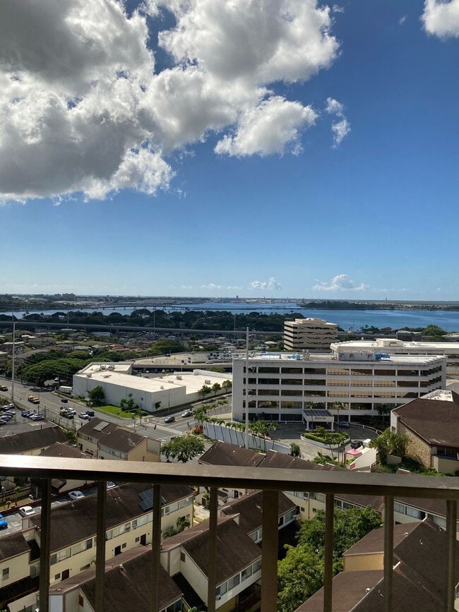 Building Photo - Park at Pearlridge
