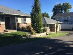 Building Photo - 1000 Speyers Rd