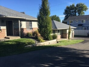 Building Photo - 1000 Speyers Rd