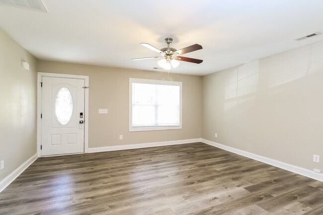 Foto del edificio - 1213 Milton Ave