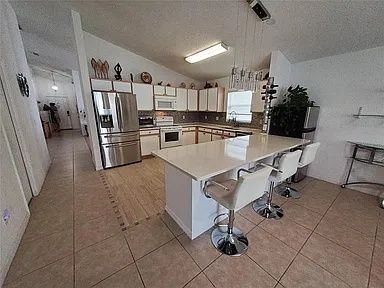 Foto del edificio - 944 Lockbreeze Dr