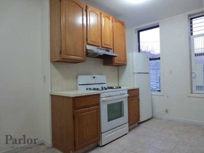Foto del edificio - 305 Knickerbocker Ave