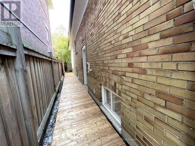 Building Photo - 1148 Islington Ave