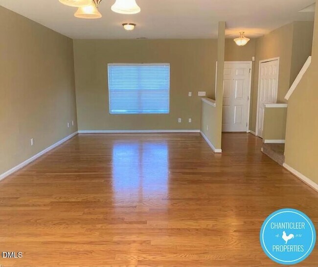 Foto del edificio - 241 Arbor Hl Pl