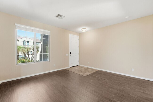 Foto del edificio - Spacious 3-Bedroom + Loft Home with Mounta...