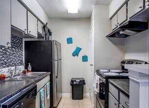 Building Photo - 311 Highland Cross Dr