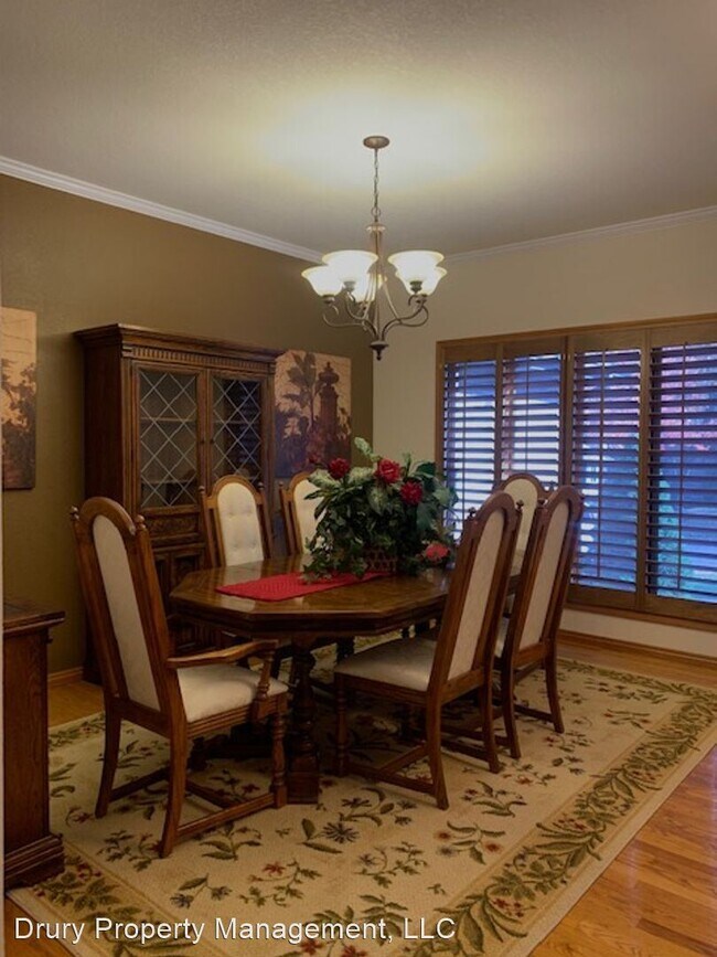 Foto del edificio - 3 br, 2 bath House - 1945 S. Oakmont Ave