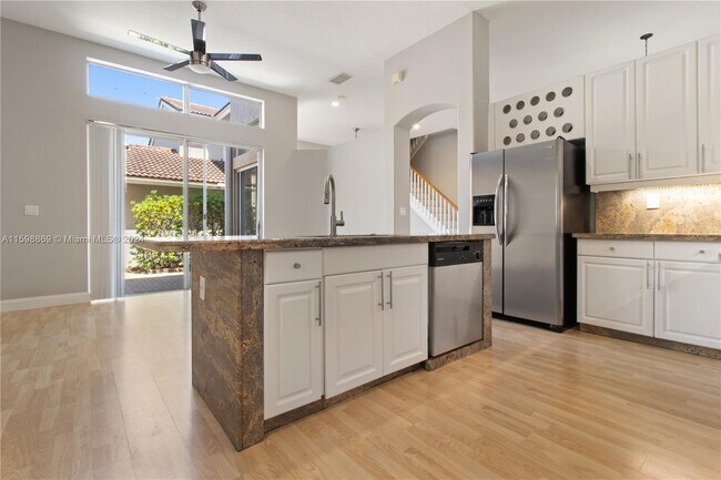 Foto del edificio - 1145 Oysterwood St