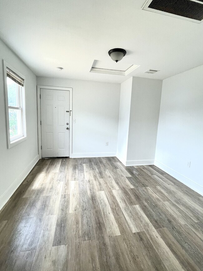 Foto del edificio - 166 N 12th St