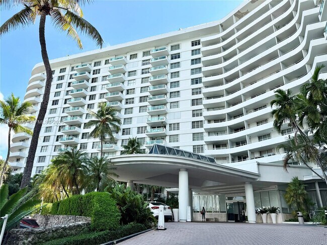 Foto del edificio - 5161 Collins Ave